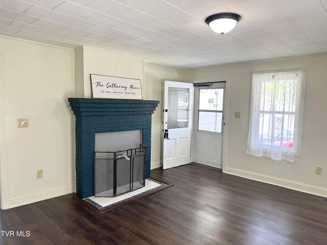 11985 Tazewell Road, Coeburn, VA 24230