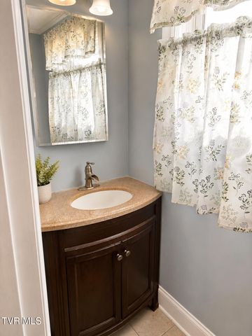 11985 Tazewell Road, Coeburn, VA 24230