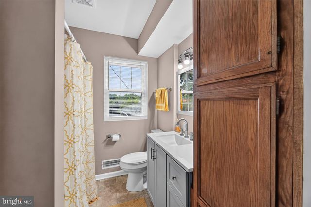 1127 GREENTREE RD, Newark, DE 19713