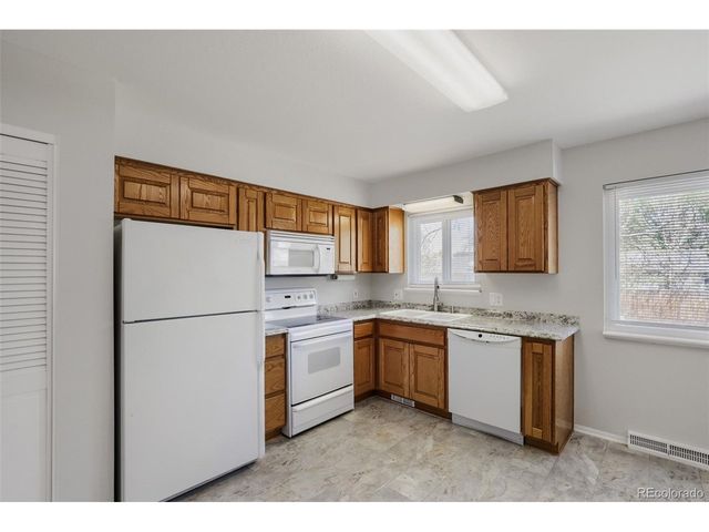 1182 Nucla St, Aurora, CO 80011