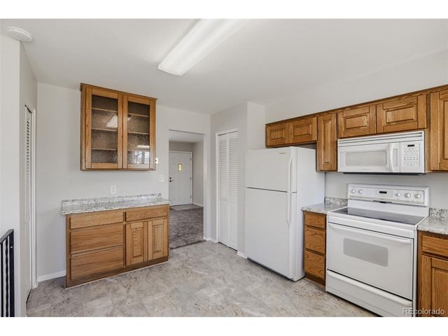 1182 Nucla St, Aurora, CO 80011