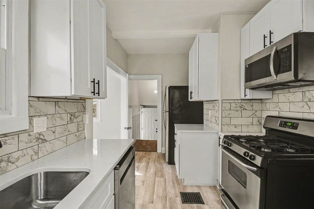 4 Elmwood Street, Grand Rapids, MI 49505