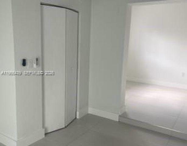 12715 NW 7th St, Miami, FL 33182