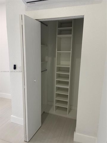 12715 NW 7th St, Miami, FL 33182