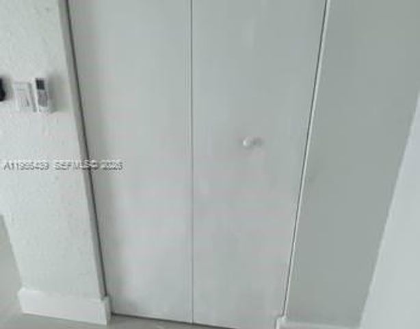 12715 NW 7th St, Miami, FL 33182