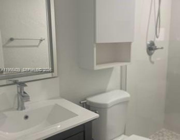 12715 NW 7th St, Miami, FL 33182