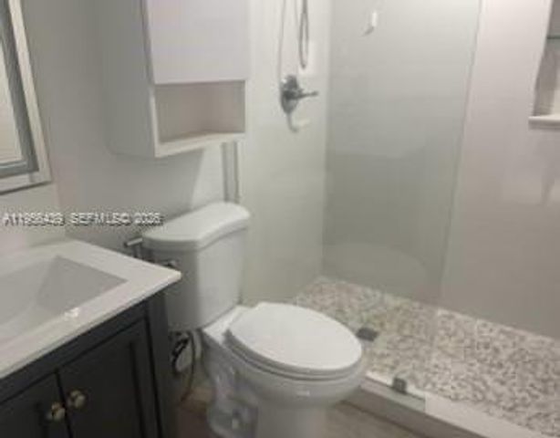 12715 NW 7th St, Miami, FL 33182