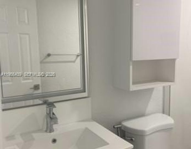 12715 NW 7th St, Miami, FL 33182