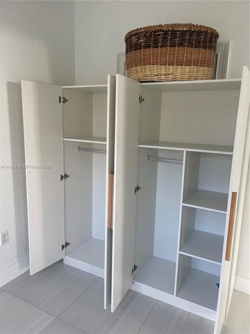 12715 NW 7th St, Miami, FL 33182