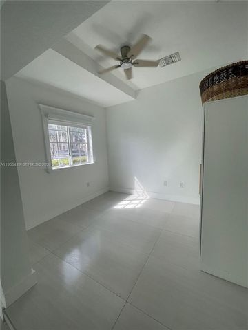 12715 NW 7th St, Miami, FL 33182