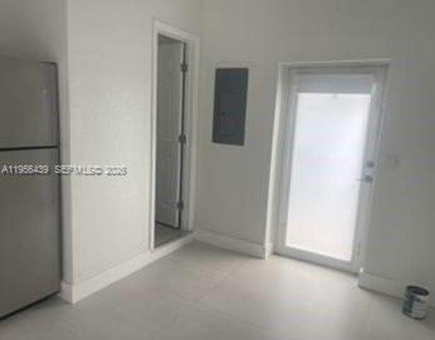 12715 NW 7th St, Miami, FL 33182