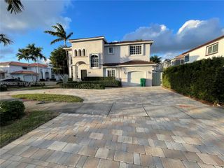 12715 NW 7th St, Miami, FL 33182