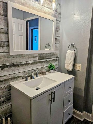 2612 Grandview Avenue, Des Moines, IA 50317