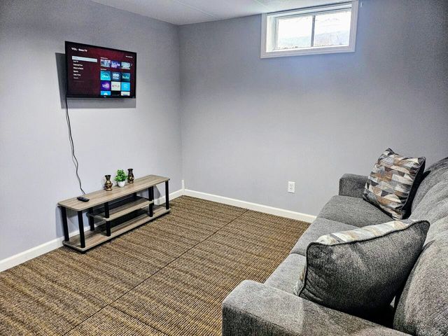 2612 Grandview Avenue, Des Moines, IA 50317