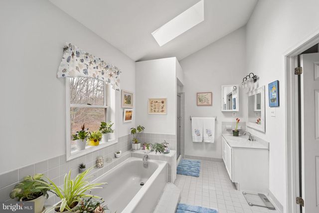 140 FILLY DR, North Wales, PA 19454