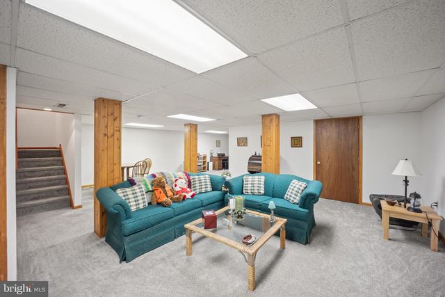 140 FILLY DR, North Wales, PA 19454