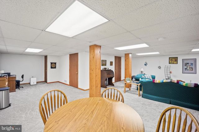 140 FILLY DR, North Wales, PA 19454