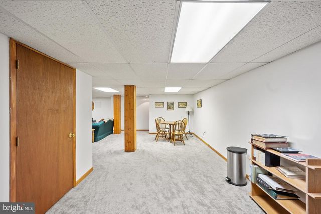 140 FILLY DR, North Wales, PA 19454