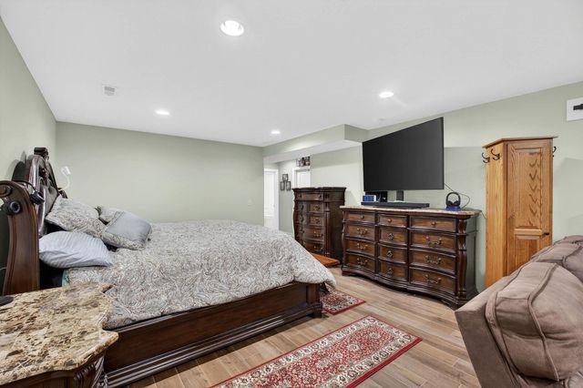 4620 W 11th Street, Davenport, IA 52804