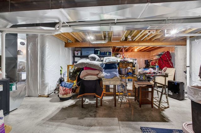 4620 W 11th Street, Davenport, IA 52804