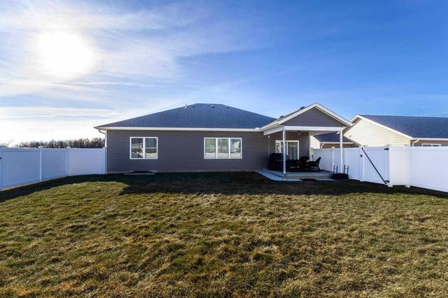 4620 W 11th Street, Davenport, IA 52804