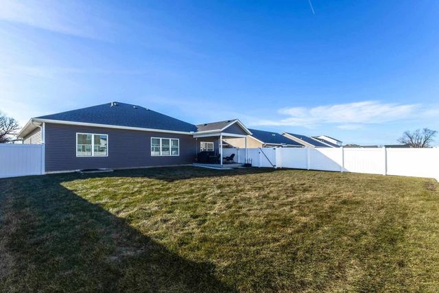 4620 W 11th Street, Davenport, IA 52804