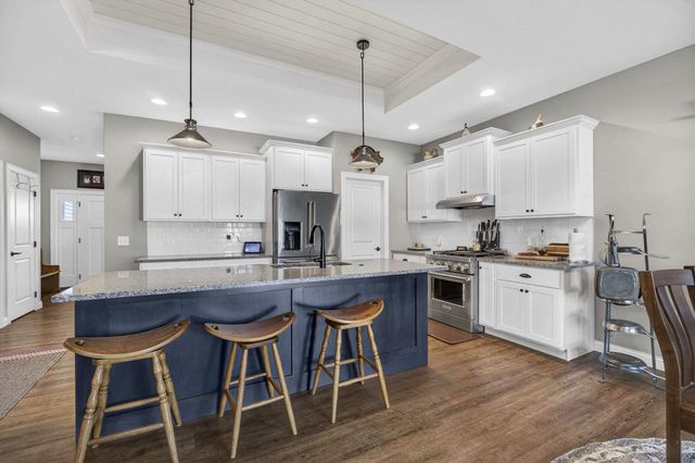 4620 W 11th Street, Davenport, IA 52804