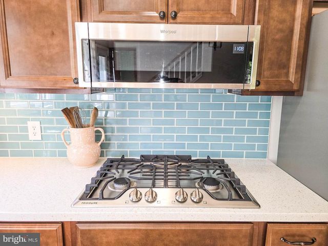 6235 SCOTTSVILLE RD, Jeffersonton, VA 22724