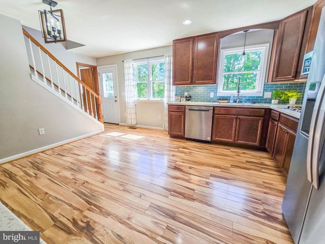 6235 SCOTTSVILLE RD, Jeffersonton, VA 22724