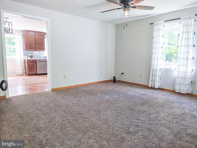 6235 SCOTTSVILLE RD, Jeffersonton, VA 22724