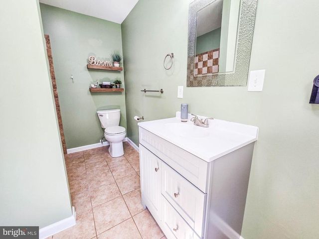 6235 SCOTTSVILLE RD, Jeffersonton, VA 22724