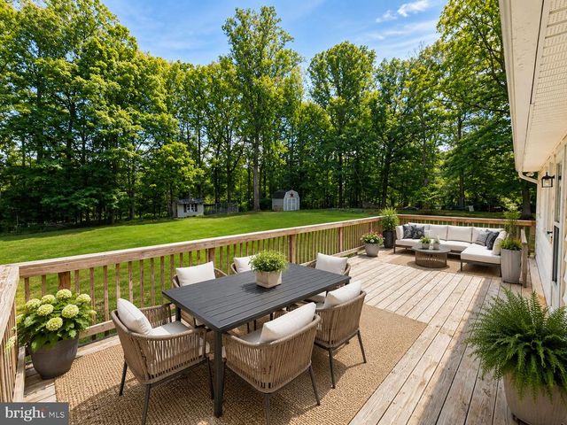 6235 SCOTTSVILLE RD, Jeffersonton, VA 22724