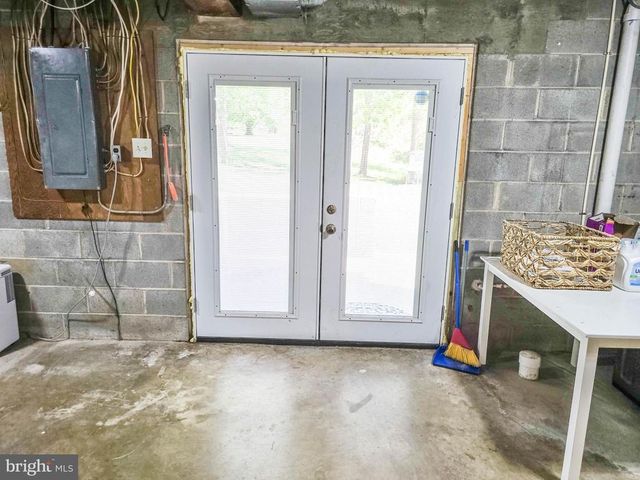 6235 SCOTTSVILLE RD, Jeffersonton, VA 22724