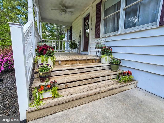 6235 SCOTTSVILLE RD, Jeffersonton, VA 22724