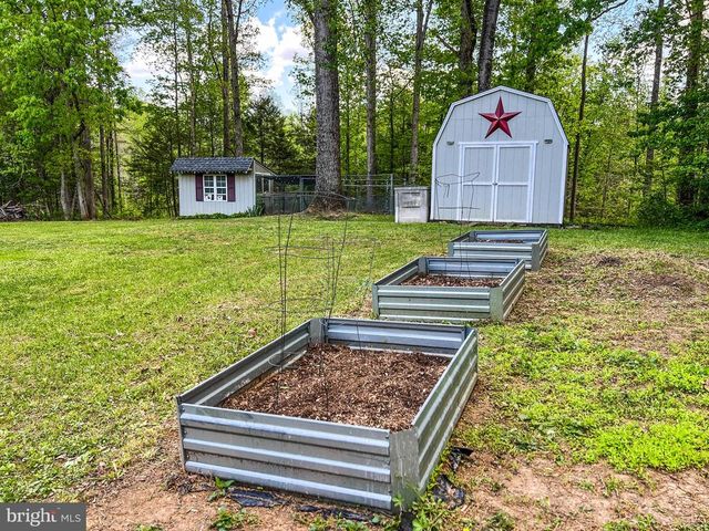 6235 SCOTTSVILLE RD, Jeffersonton, VA 22724