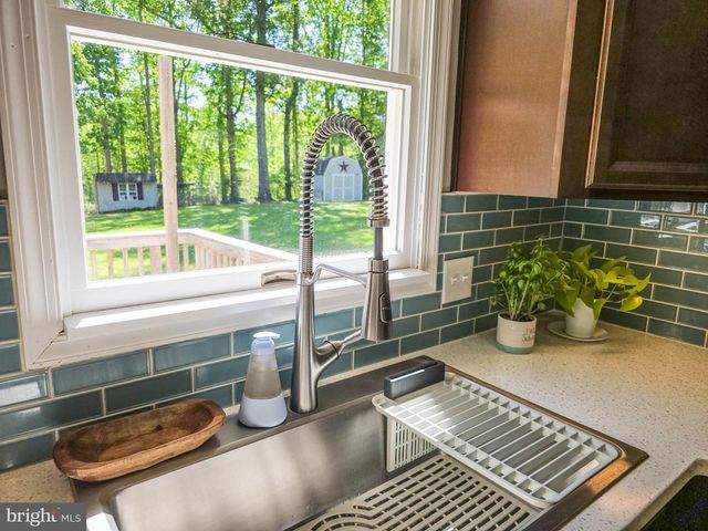 6235 SCOTTSVILLE RD, Jeffersonton, VA 22724