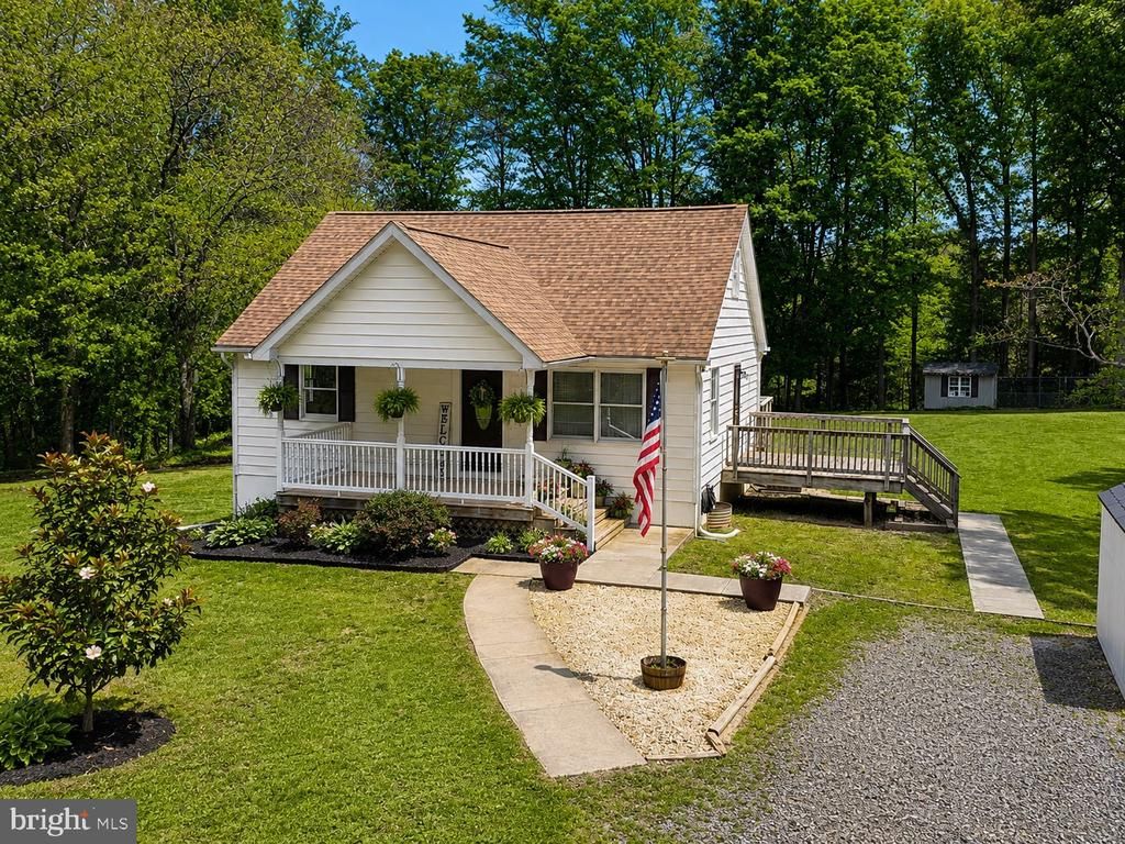 6235 SCOTTSVILLE RD, Jeffersonton, VA 22724