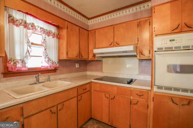 100 Pine Lane Drive, Milledgeville, GA 31061