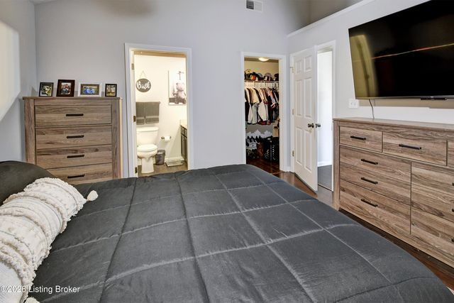 7920 Grandmeadow Ln, Louisville, KY 40258