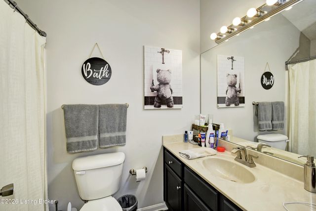 7920 Grandmeadow Ln, Louisville, KY 40258