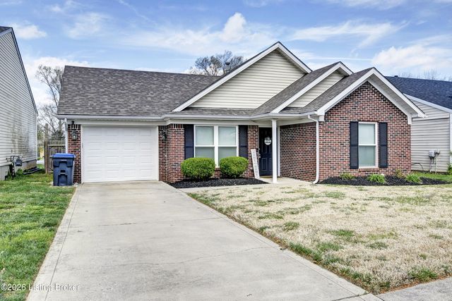 7920 Grandmeadow Ln, Louisville, KY 40258