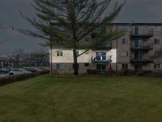 2315 E Olive Street 2B, Arlington Heights, IL 60004