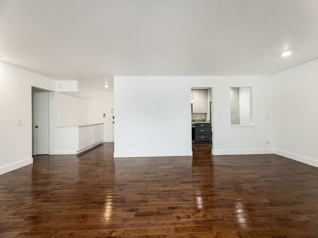 2315 E Olive Street 2B, Arlington Heights, IL 60004