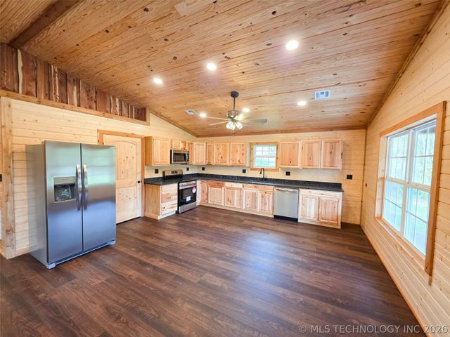12990 W Killabrew Road, Hulbert, OK 74441