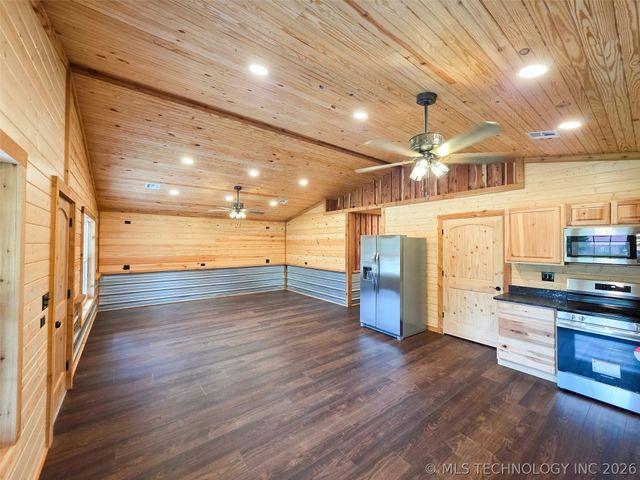 12990 W Killabrew Road, Hulbert, OK 74441