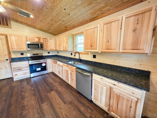 12990 W Killabrew Road, Hulbert, OK 74441