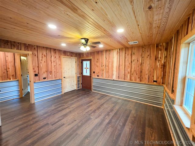 12990 W Killabrew Road, Hulbert, OK 74441
