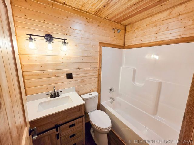 12990 W Killabrew Road, Hulbert, OK 74441