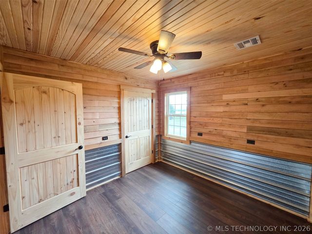 12990 W Killabrew Road, Hulbert, OK 74441
