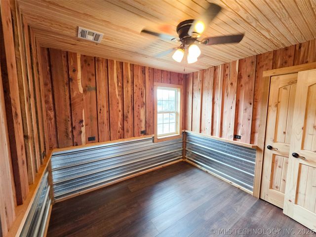 12990 W Killabrew Road, Hulbert, OK 74441